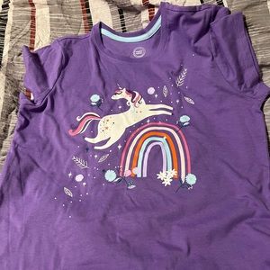 Short sleeve top has the unicorn print for this little girls who love them